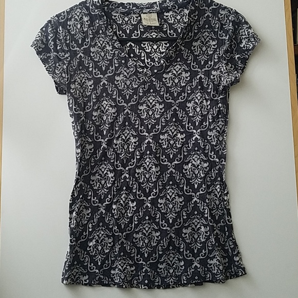 Balance Collection V-neck top - Picture 1 of 6